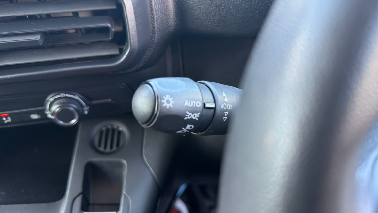 Peugeot Partner Long Diesel 850 1.5 BlueHDi 100 Professional Premium Crew Van